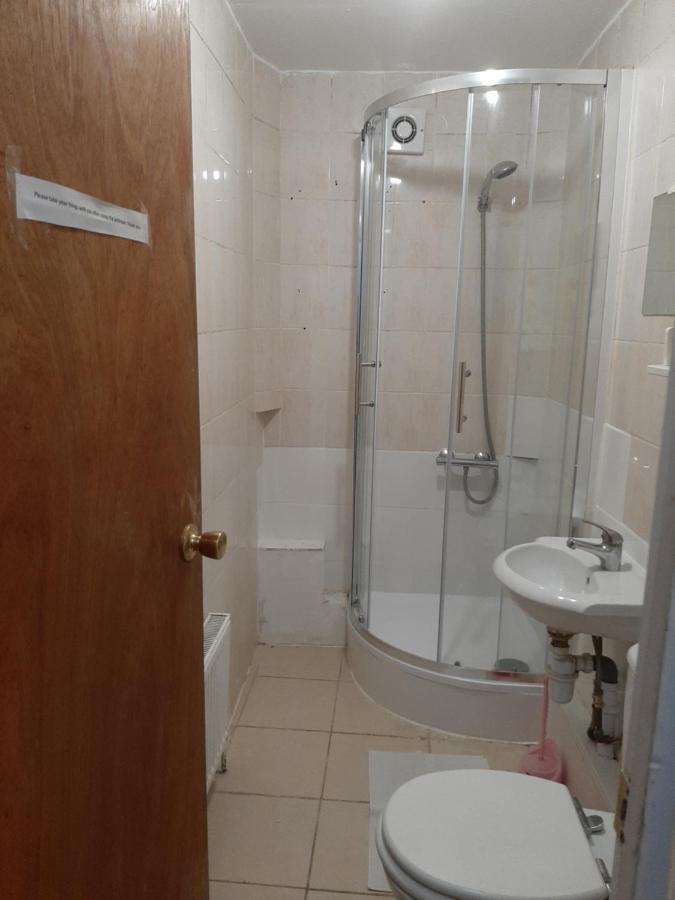 Single Bedrooms With Wifi And Underbed 10 Londres Exterior foto