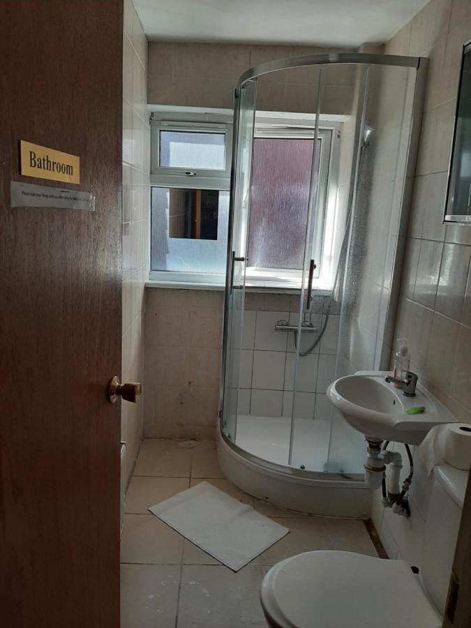 Single Bedrooms With Wifi And Underbed 10 Londres Exterior foto